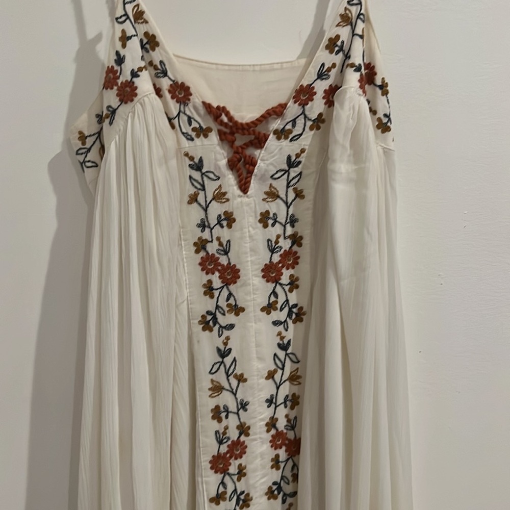 Lauren Conrad white flowy dress
